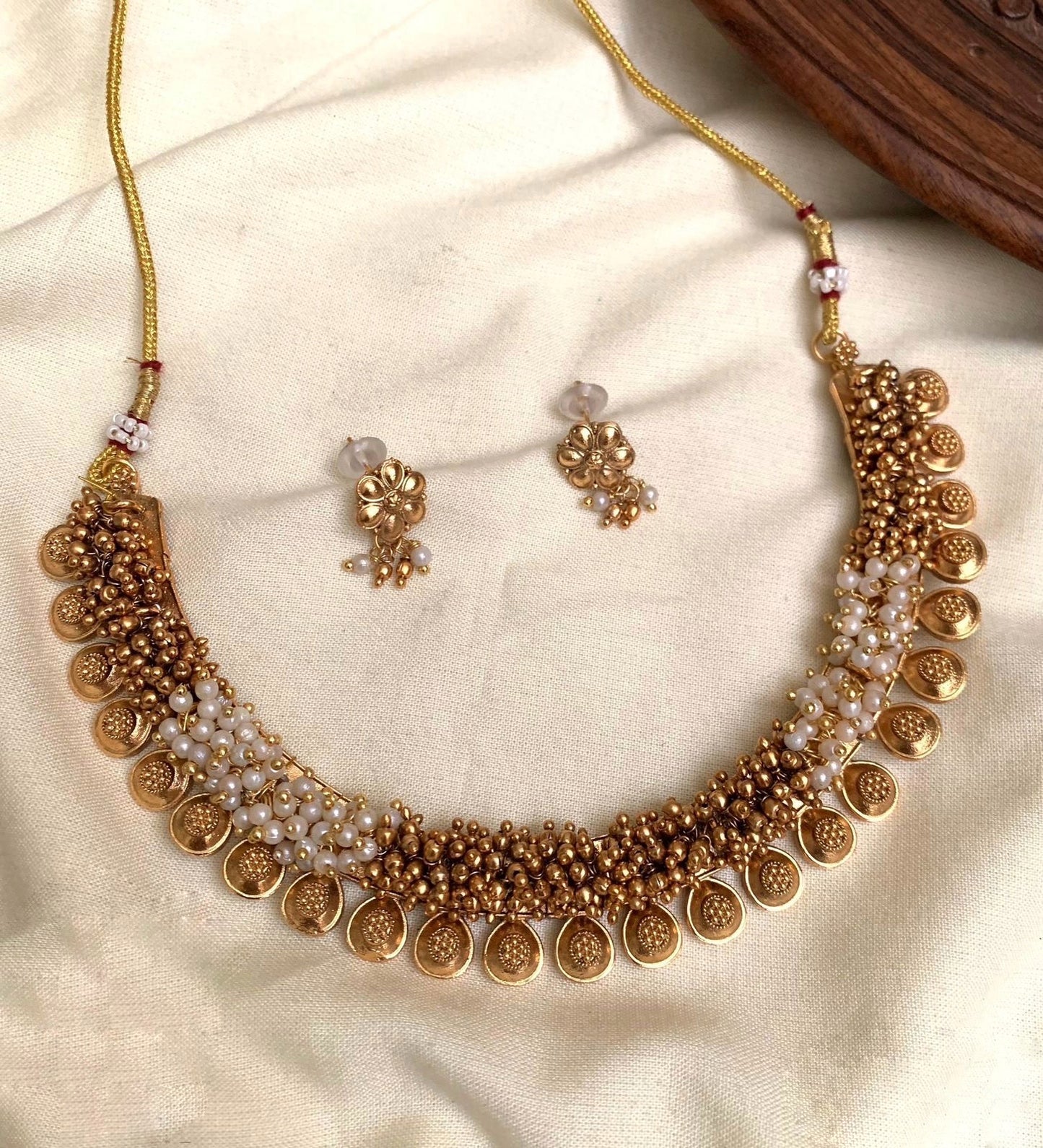 Pearl and gold necklace(N40)