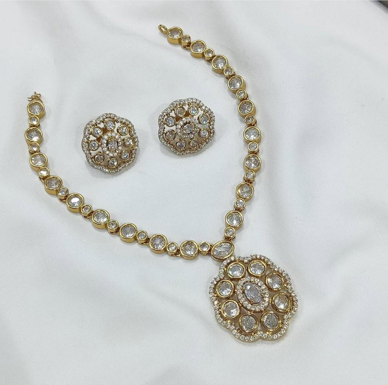 Short and simple stone necklace
