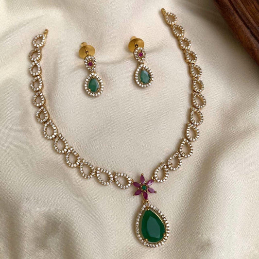 Star pendent necklace