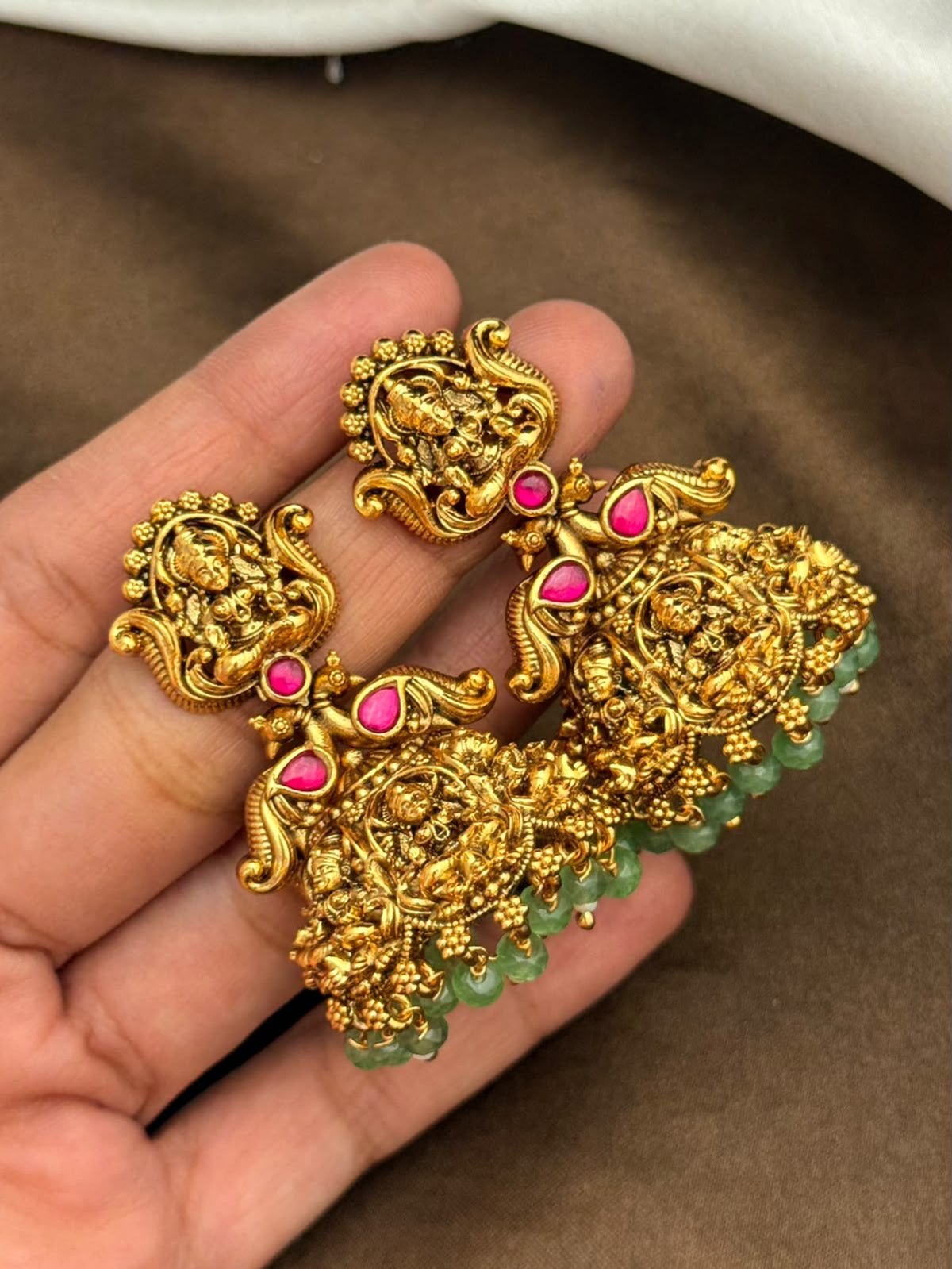 Gold jumka