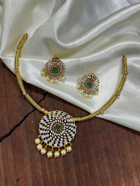 Pendent stone necklace