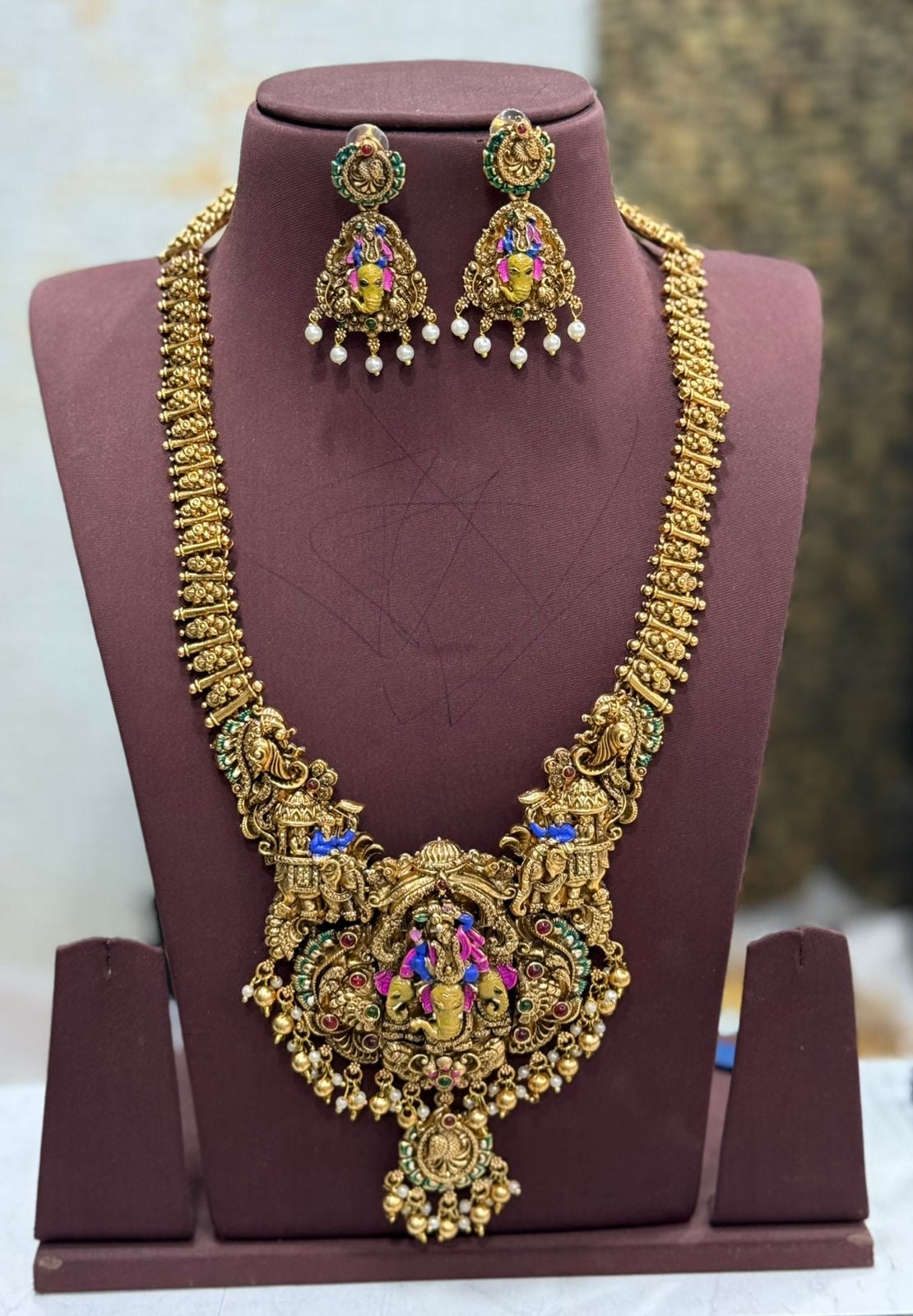 Long krishna haram