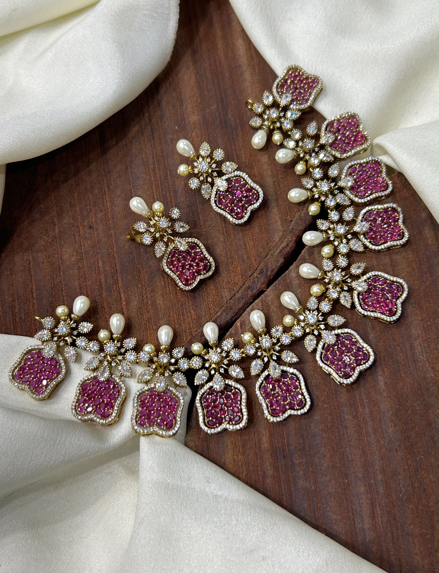 Premium stone necklace
