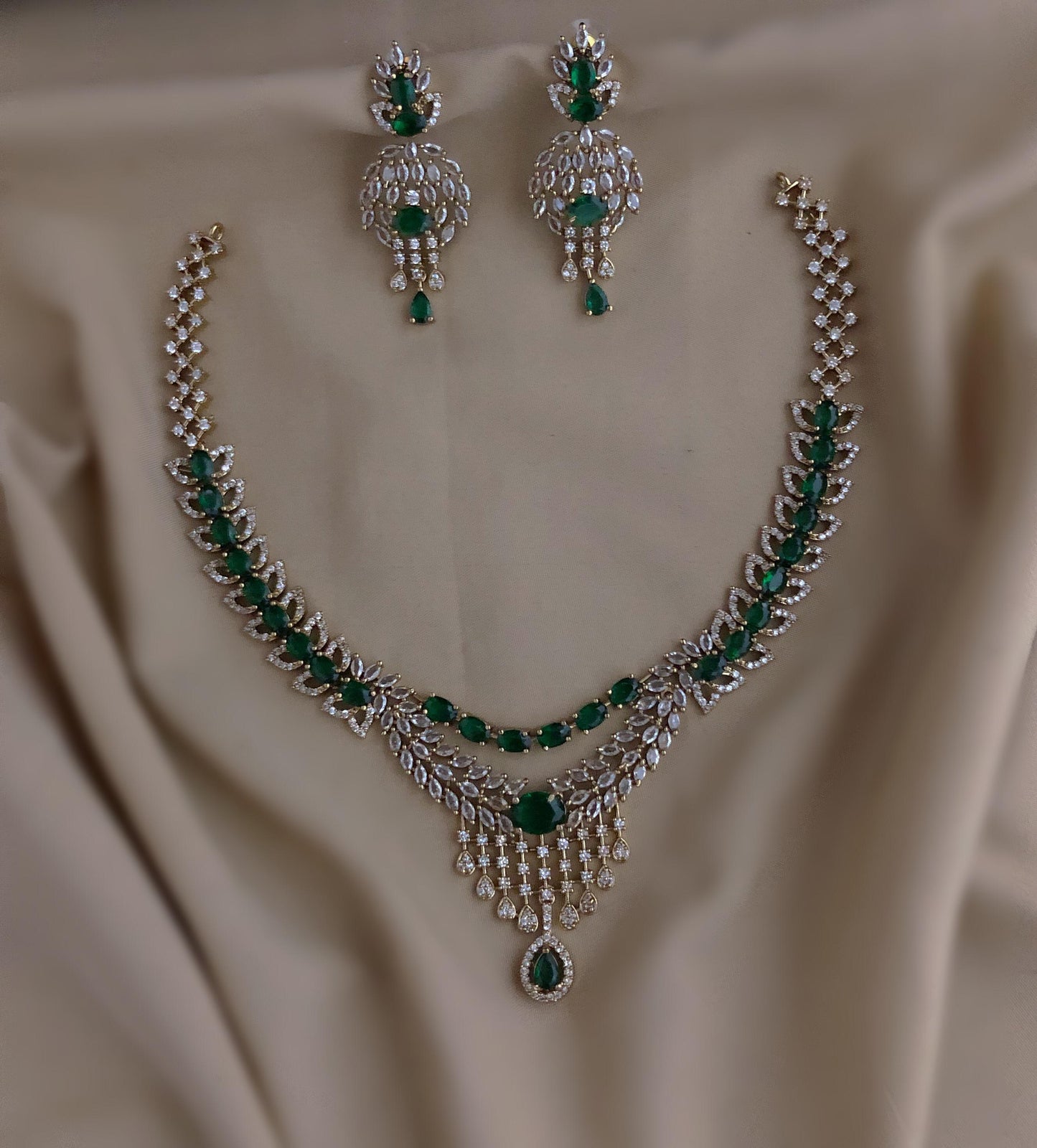 Small 2 layer elegant necklace