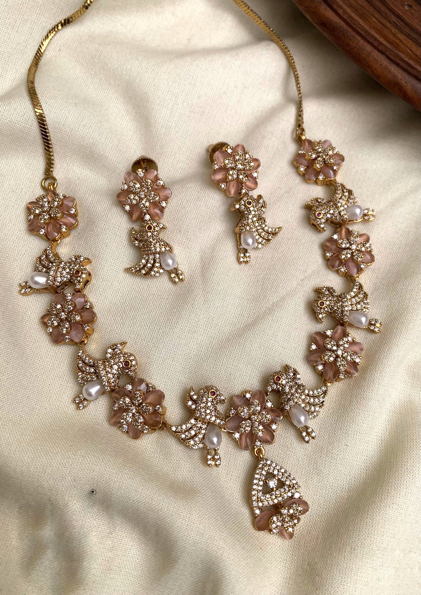 Parrot design necklace (DR-35)