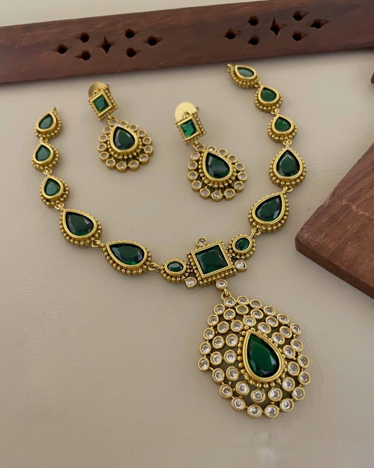 Short necklace (N-56)