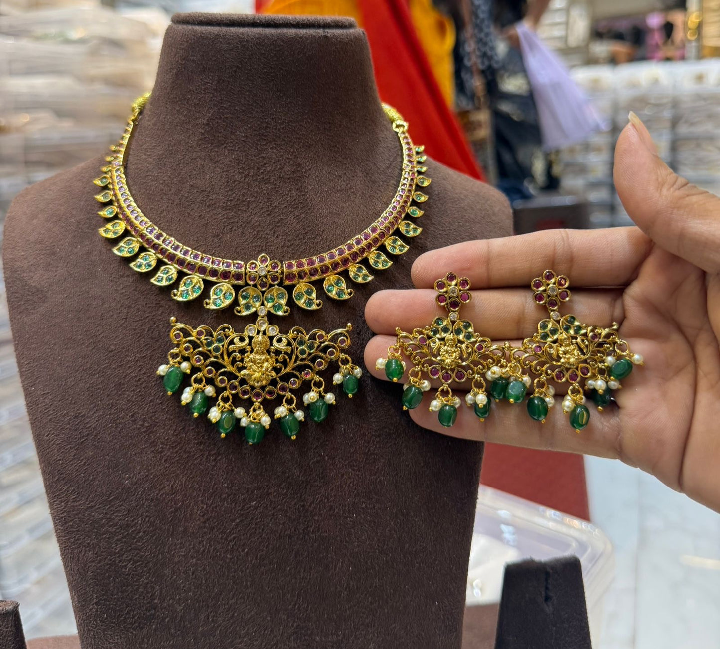 Kemp stone Lakshmi pendent necklace