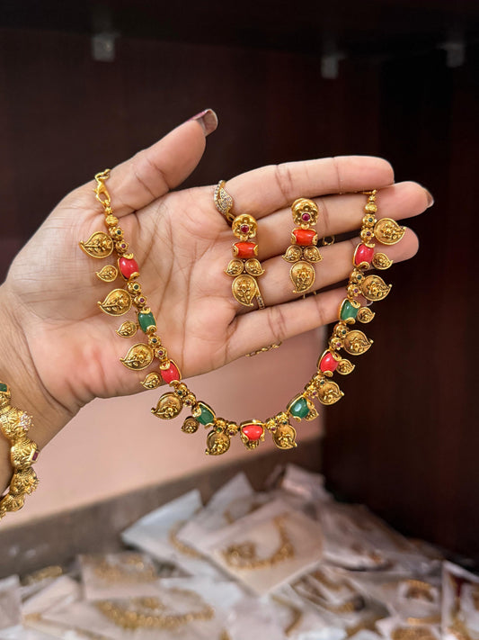 Coral and green beads mango necklace