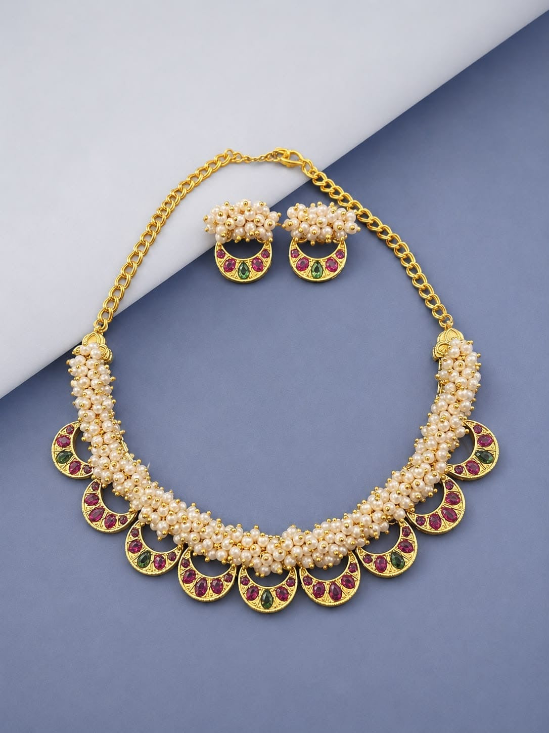 Pure pearl necklace