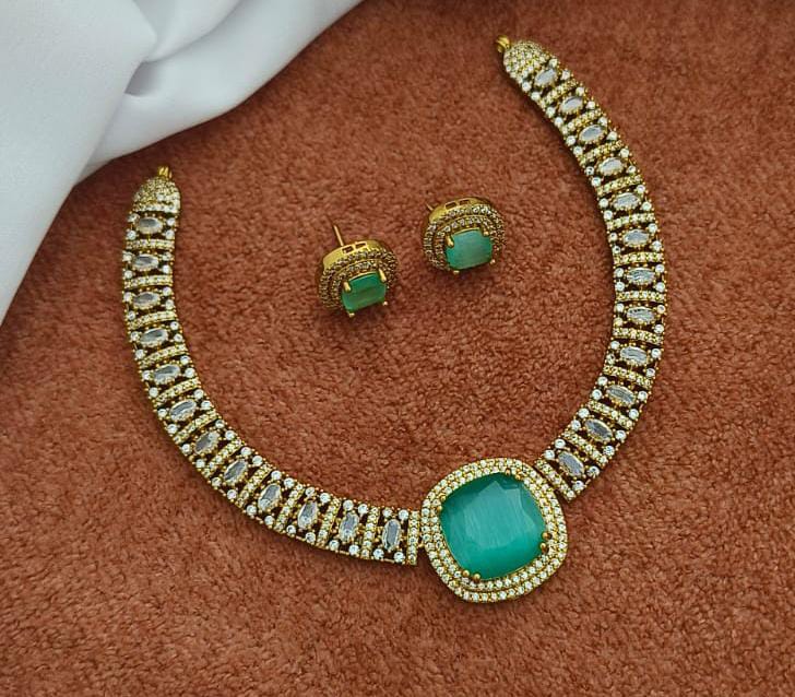 Stone single pendent necklace