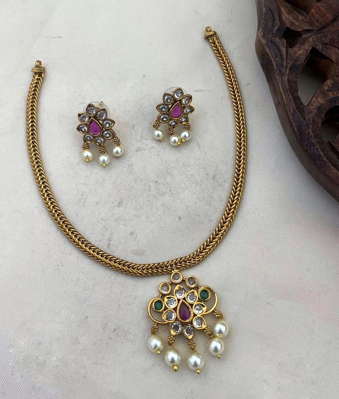 Flower pendent