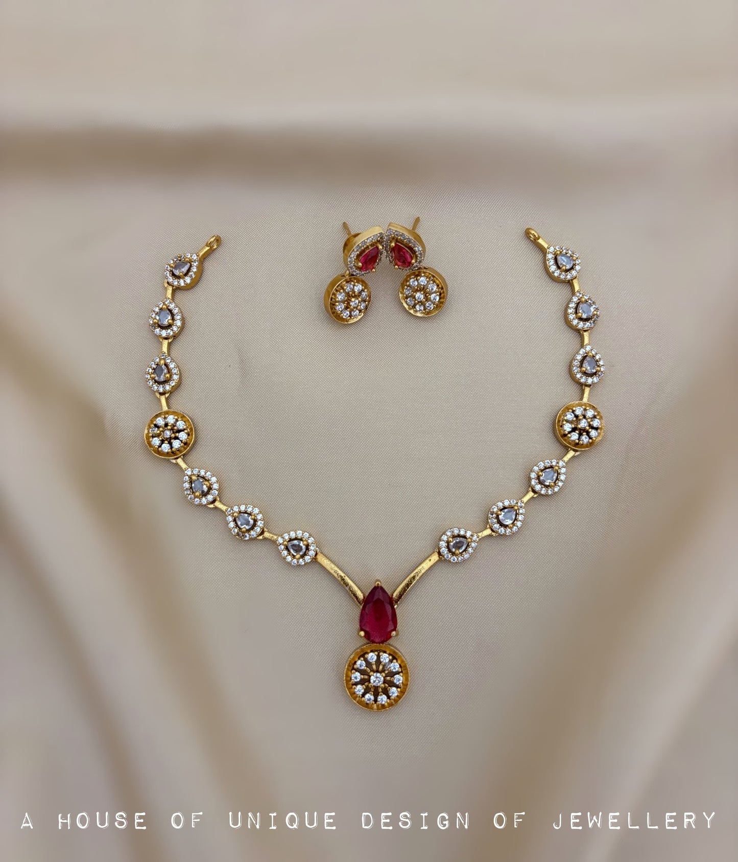 Simple stone necklace