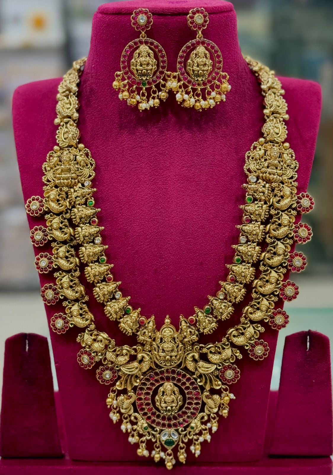 Grand necklace