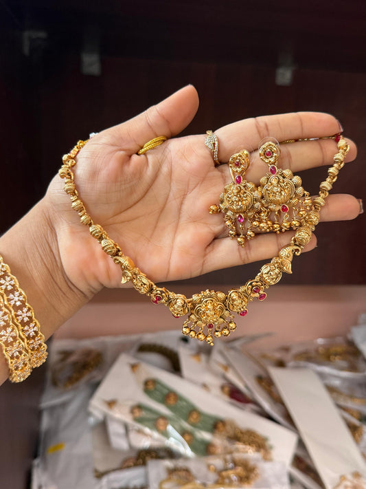 Simple budget necklace