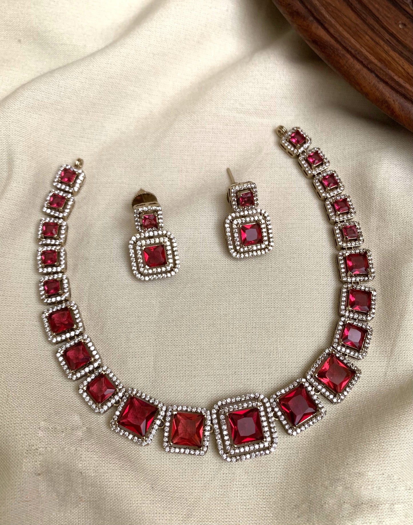 Square design necklace (DR-29)