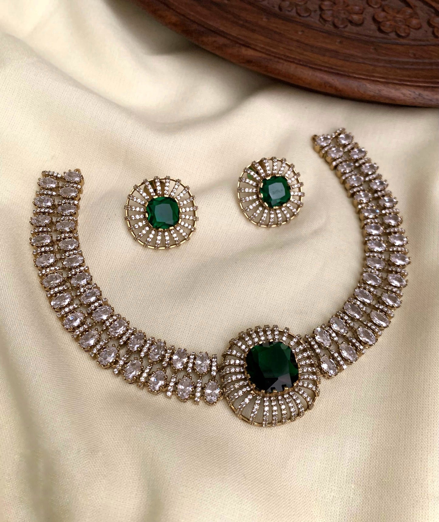 Round diamond replica (DR-27)