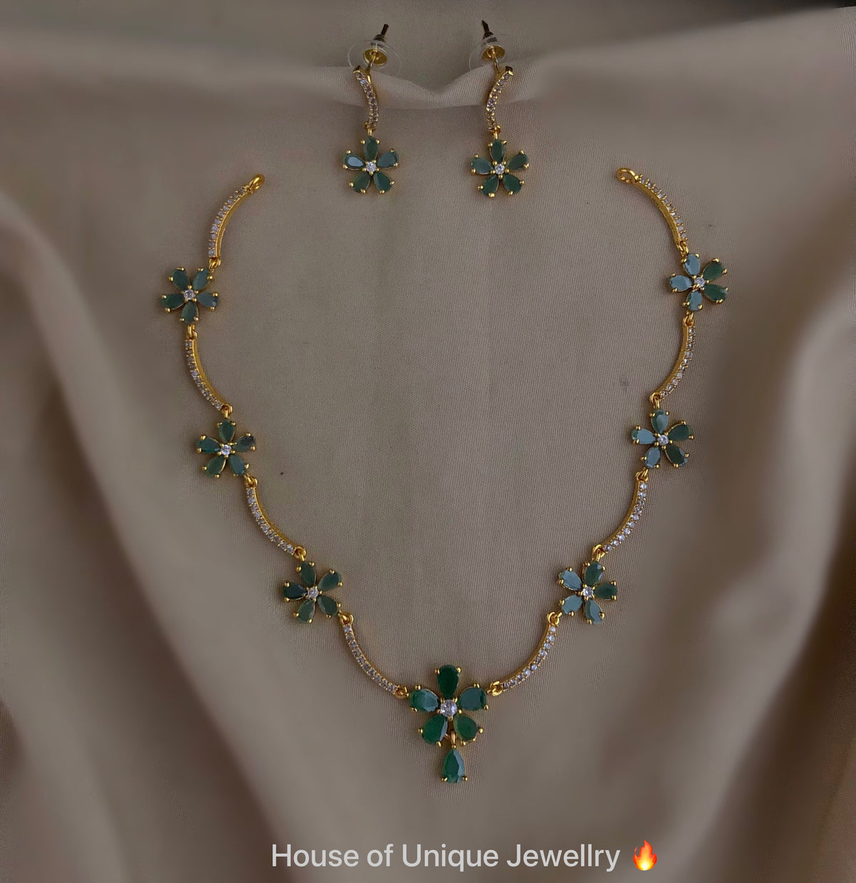 Simple stone necklace