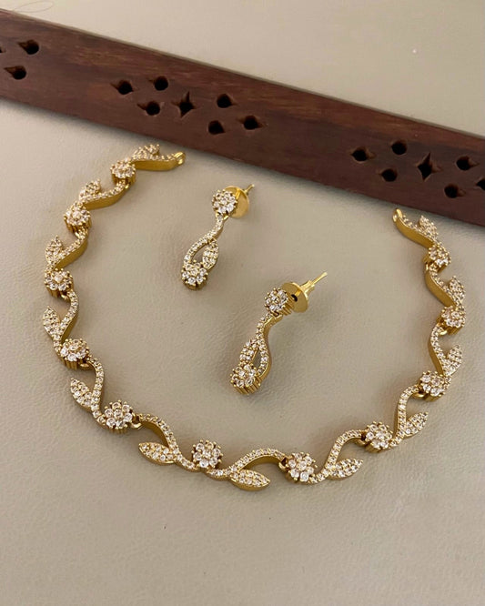 Petal design necklace (N-67)